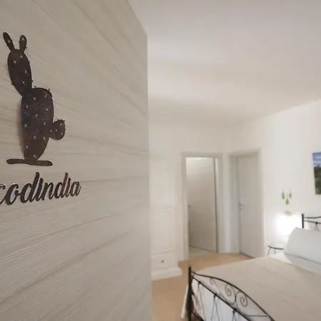 Casina Il Mandorlo לינה וארוחת בוקר 4*