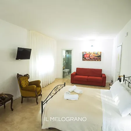 לינה וארוחת בוקר Casina Il Mandorlo 4*
